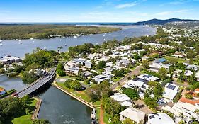 Quay Largo: Riverside Haven